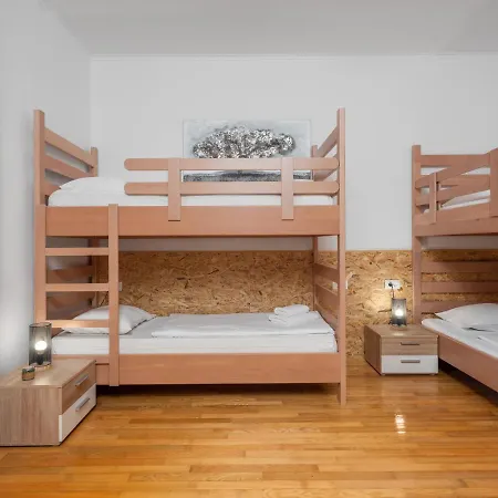 Hotel In Meta Mate 3*