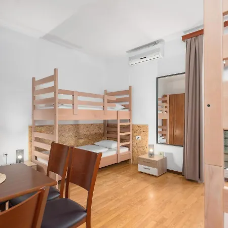 Hotel In Meta Mate Split