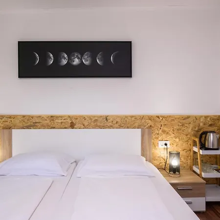 Hotel In Meta Mate