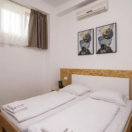 Hotel In Meta Mate 3*