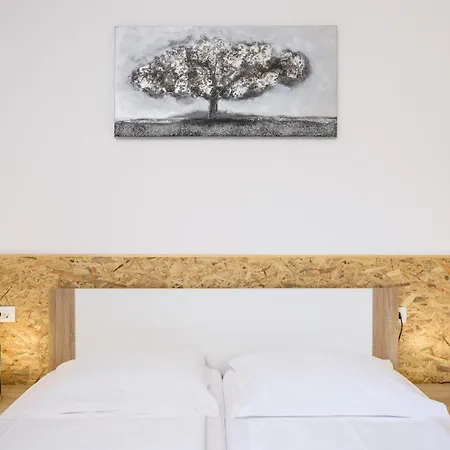 In Meta Mate Hotel 3*