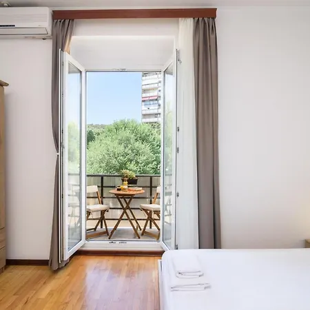 In Meta Mate Hotel
